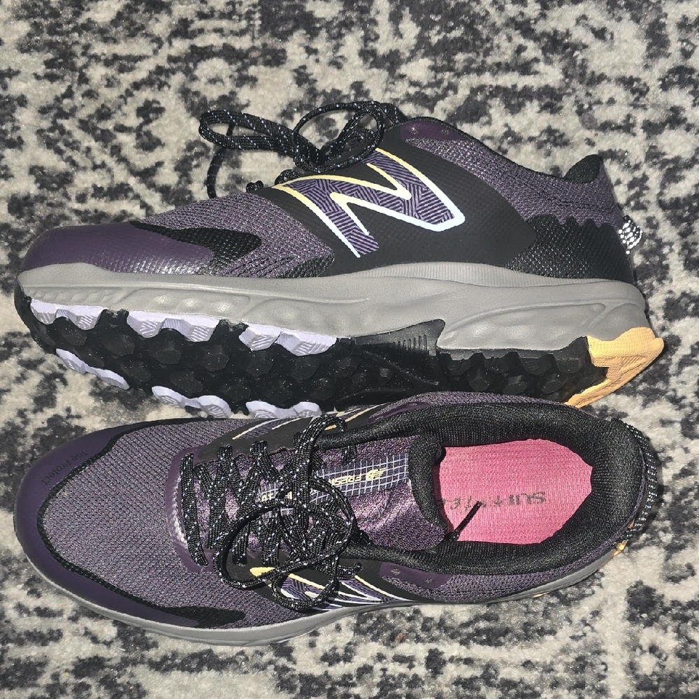 New Balance Purple and Black Athletic Sneakers Wms Size 9